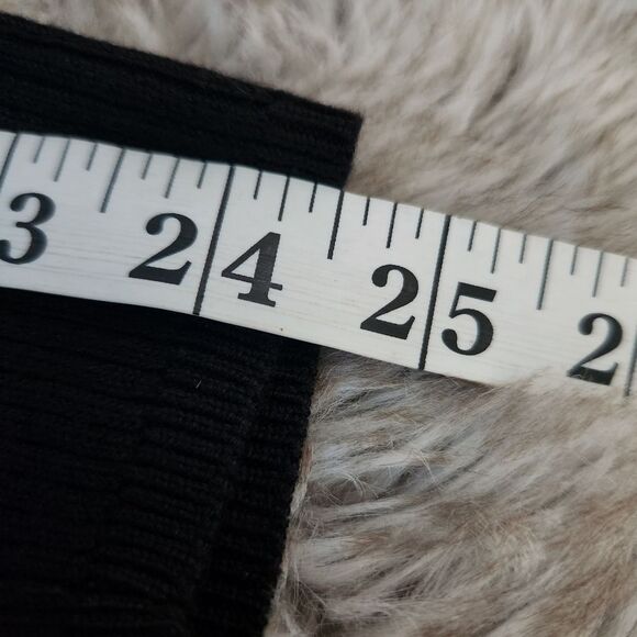 Divided by H&M Peek-a-boo Bust Cut-Out Mock Neck Ribbed Top Women's‎ Size Medium - Picture 8 of 9